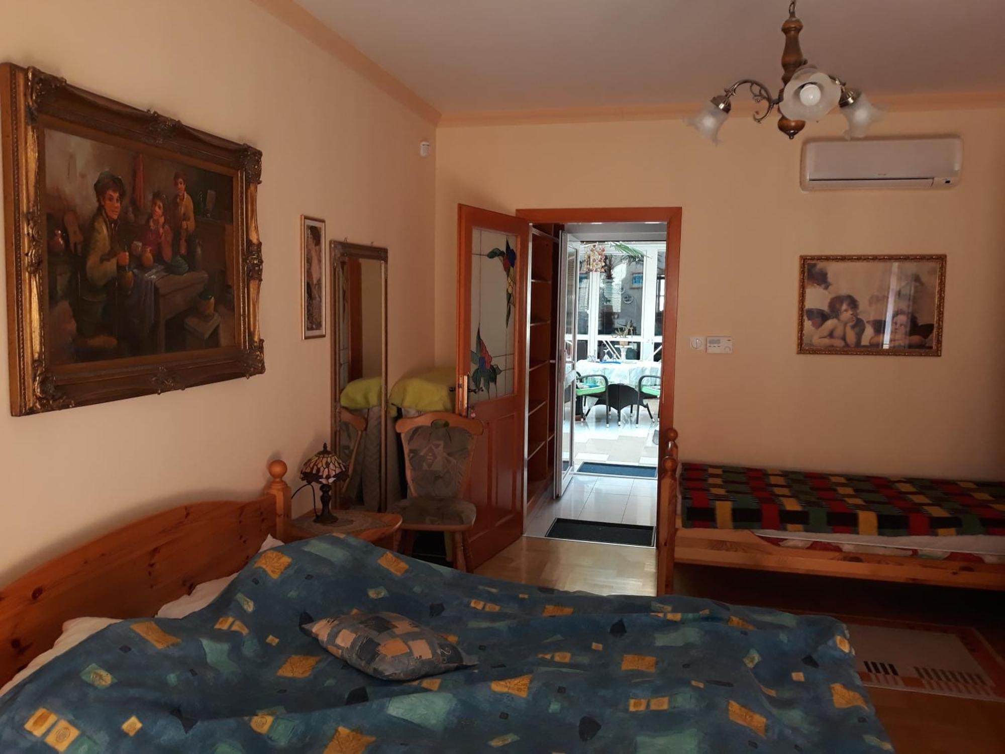 Kenezy Lux Apartman Vendeghaz Хайдусобосло Экстерьер фото